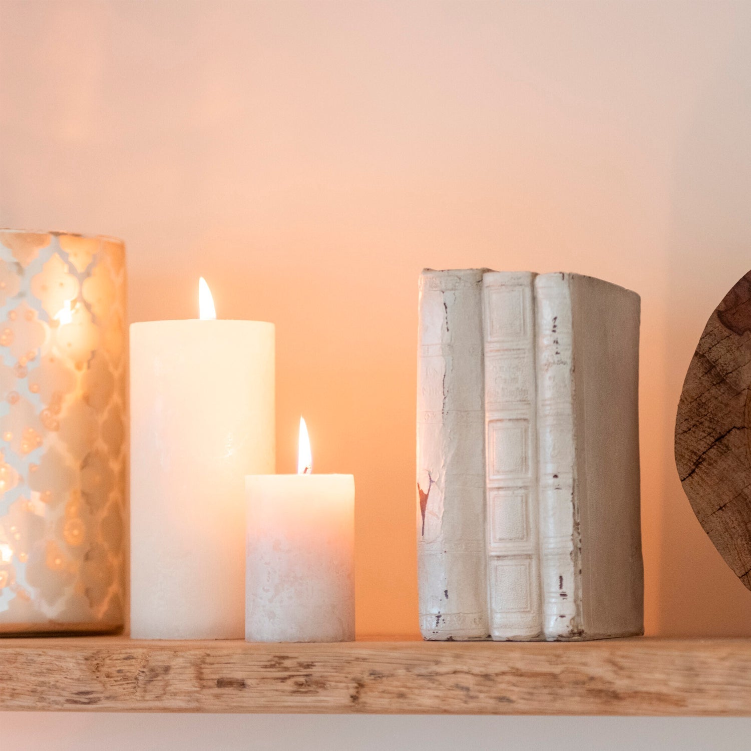 WHITE CYLINDER CANDLE M